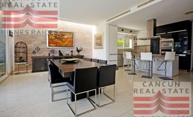 Casa en venta, 4 habitaciones en Residencial Puerto Cancún, de Lujo.