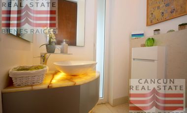 Casa en venta, 4 habitaciones en Residencial Puerto Cancún, de Lujo.