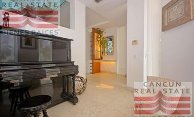 Casa en venta, 4 habitaciones en Residencial Puerto Cancún, de Lujo.