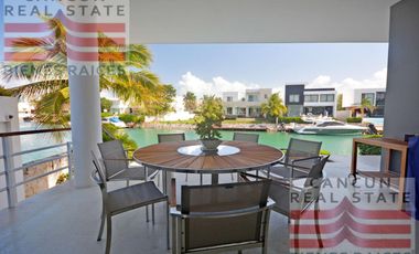 Casa en venta, 4 habitaciones en Residencial Puerto Cancún, de Lujo.