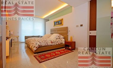 Casa en venta, 4 habitaciones en Residencial Puerto Cancún, de Lujo.