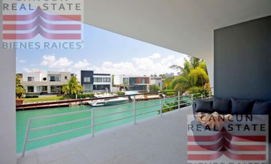 Casa en venta, 4 habitaciones en Residencial Puerto Cancún, de Lujo.