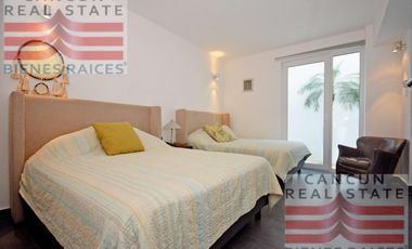 Casa en venta, 4 habitaciones en Residencial Puerto Cancún, de Lujo.