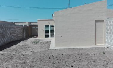 UNIVERSITARIO DE HORIZONTE: ALQUILO CASA DE 2 DORMITORIOS SOBRE CALLE 8 PRINCIPAL(MUY LINDA)