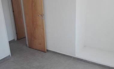 UNIVERSITARIO DE HORIZONTE: ALQUILO CASA DE 2 DORMITORIOS SOBRE CALLE 8 PRINCIPAL(MUY LINDA)