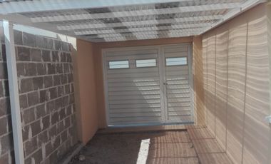 UNIVERSITARIO DE HORIZONTE: ALQUILO CASA DE 2 DORMITORIOS SOBRE CALLE 8 PRINCIPAL(MUY LINDA)