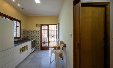 DOS PROPIEDADES EN UN LOTE . Chauvin