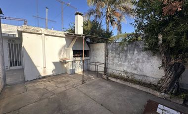 VENDO CASA 3 DORM . LOCAL COMERCIAL. GALPON