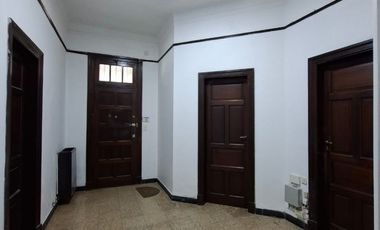 CHALET DE 5 AMBIENTES APTO USO PROFESIONAL