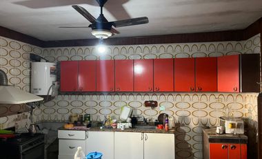 Vendo casa a reciclar zona Club Talleres