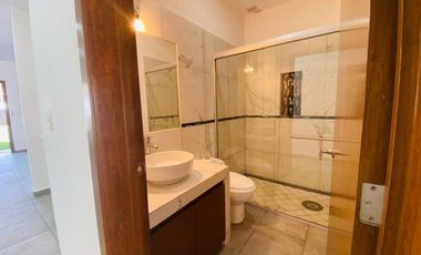 CASA EN FRACCIONAMIENTO BRISAS