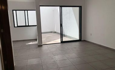 CASA EN FRACCIONAMIENTO BRISAS