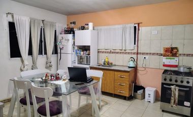 TyM VENDE EN EXCLUSIVA: 2 DEPARTAMENTOS, AMPLIOS Y COMODOS, CUTRAL-CO