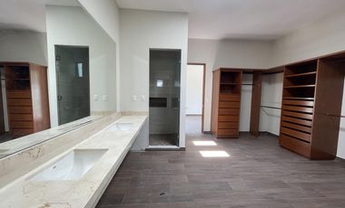 Casa en Venta en La Joya Residencial