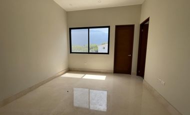 Casa en Venta en La Joya Residencial