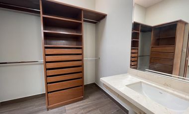 Casa en Venta en La Joya Residencial