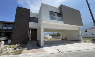 Casa en Venta en La Joya Residencial