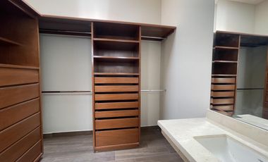 Casa en Venta en La Joya Residencial