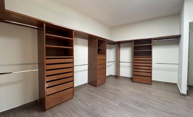 Casa en Venta en La Joya Residencial