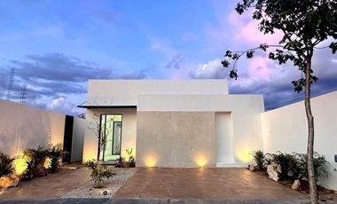 Casa de una planta con alberca en Conkal, Norte de Mérida.