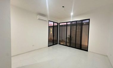 Casa de una planta con alberca en Conkal, Norte de Mérida.