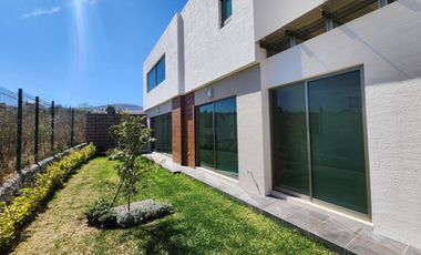 Casa en  Venta en Fraccionamiento privado con Casa Club