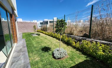 Casa en  Venta en Fraccionamiento privado con Casa Club