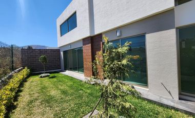 Casa en  Venta en Fraccionamiento privado con Casa Club