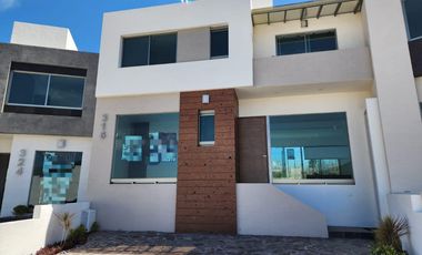 Casa en  Venta en Fraccionamiento privado con Casa Club