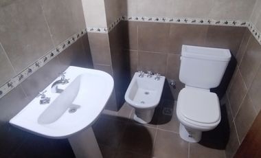 DEPARTAMENTO TIPO DUPLEX EN PLANTA ALTA, 3 AMBIENTES.