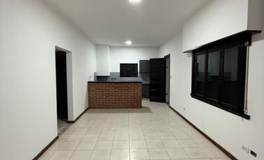 Moderna casa en Los Pinares - Totalmente reciclada, con amplio parque y piscina
