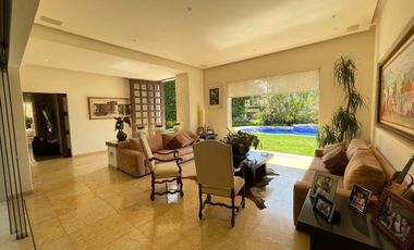 CASA EN VENTA EN LAS QUINTAS