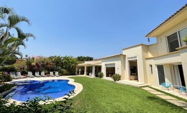 CASA EN VENTA EN LAS QUINTAS