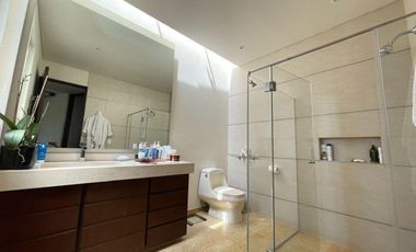 CASA EN VENTA EN LAS QUINTAS