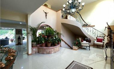 CASA EN VENTA EN LOMAS DE COCOYOC