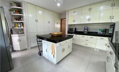 CASA EN VENTA EN LOMAS DE COCOYOC