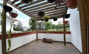 CASA EN VENTA EN LOMAS DE COCOYOC