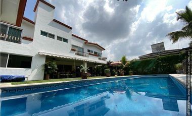 CASA EN VENTA EN LOMAS DE COCOYOC