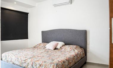 Casa en Venta con alberca en Residencial Palmaris, Av. Huayacan