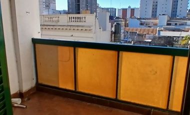 SE VENDE DEPARTAMENTO CON COCHERA PLENO CENTRO DE PARANA