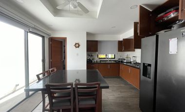 TAI TAI, Casa en VENTA y RENTA AMUEBLADA con alberca, roof garden, sala de TV y cuarto de servicio