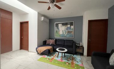 TAI TAI, Casa en VENTA y RENTA AMUEBLADA con alberca, roof garden, sala de TV y cuarto de servicio