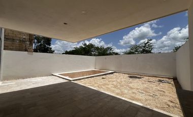 Casa en Venta en Mérida, Privada al Norte, con recámara en planta baja