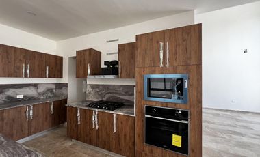 Casa en Venta en Mérida, Privada al Norte, con recámara en planta baja