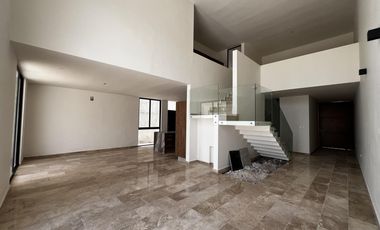 Casa en Venta en Mérida, Privada al Norte, con recámara en planta baja