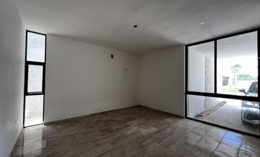 Casa en Venta en Mérida, Privada al Norte, con recámara en planta baja