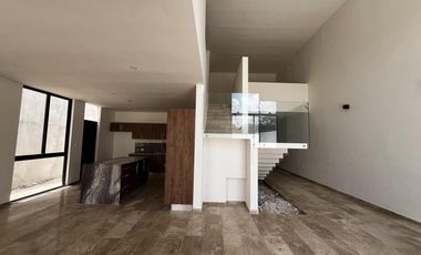 Casa en Venta en Mérida, Privada al Norte, con recámara en planta baja