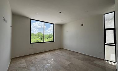 Casa en Venta en Mérida, Privada al Norte, con recámara en planta baja