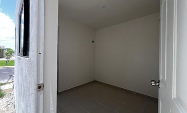 Casa en Venta en Mérida, Privada al Norte, con recámara en planta baja