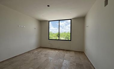 Casa en Venta en Mérida, Privada al Norte, con recámara en planta baja